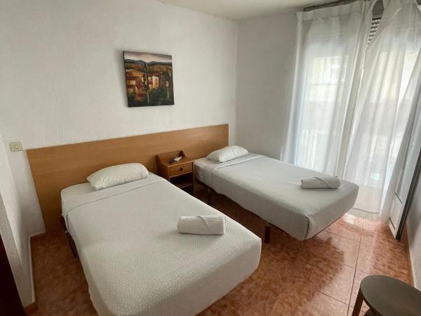 Pensión Fortea : photo 4 de la chambre chambre lits jumeaux