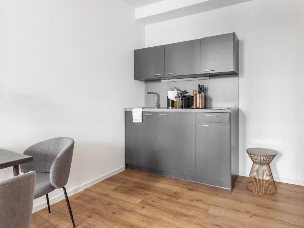 limehome Bremen Hutfilterstraße : photo 9 de la chambre suite l with sofa bed