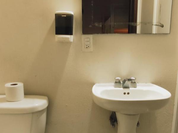 Hostal de Las Américas : photo 3 de la chambre lit dans un dortoir de 4 lits