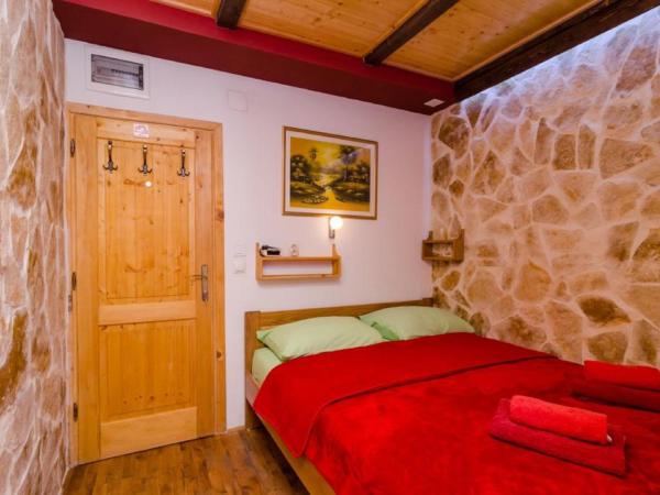 Eddie's Sea View Rooms Old Town : photo 1 de la chambre chambre double - vue sur rue