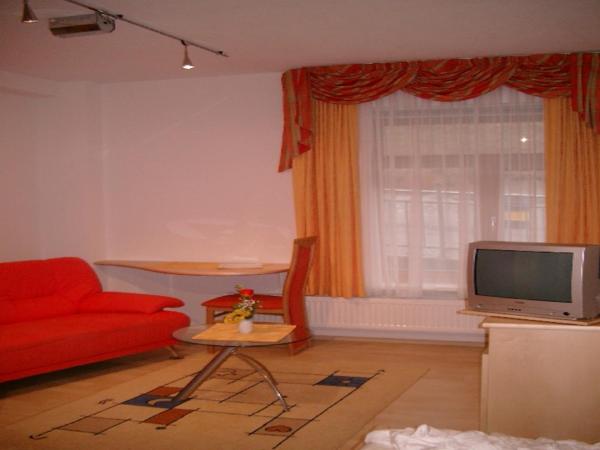 Hotel Camona & Apart Walserhof : photo 3 de la chambre chambre triple avec douche - annexe