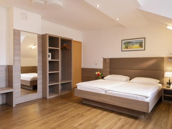 Hotel Lucia : photo 1 de la chambre chambre triple