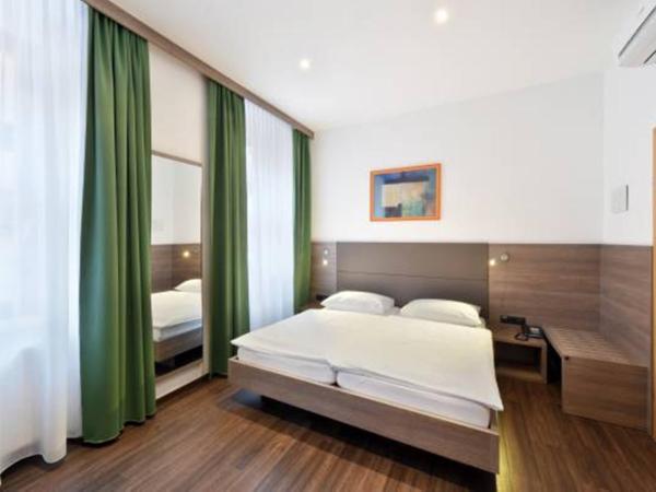 Hotel Lucia : photo 9 de la chambre chambre double