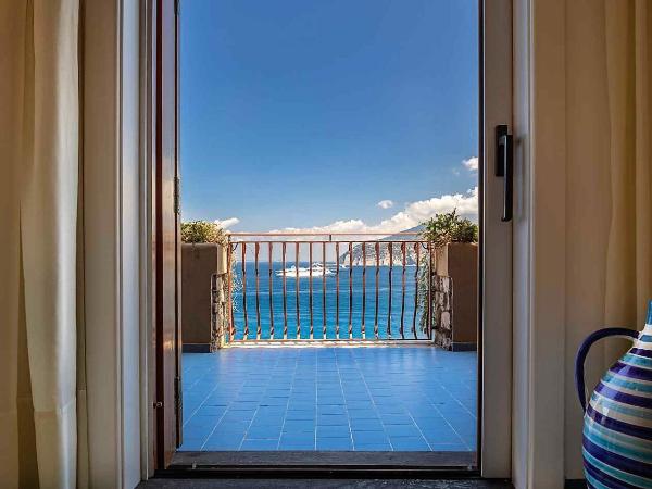 Hotel Belair : photo 9 de la chambre suite de luxe avec terrasse et vue sur la mer