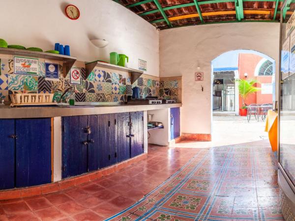 Che Nomadas Mérida Hostel Adults Only : photo 9 de la chambre lit dans dortoir féminin