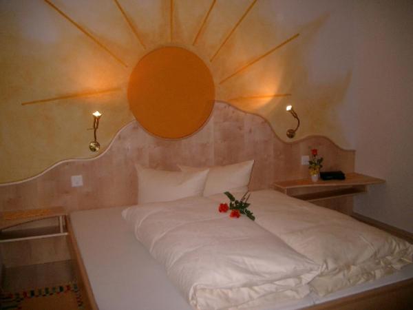 Hotel Camona & Apart Walserhof : photo 4 de la chambre chambre triple avec douche - annexe