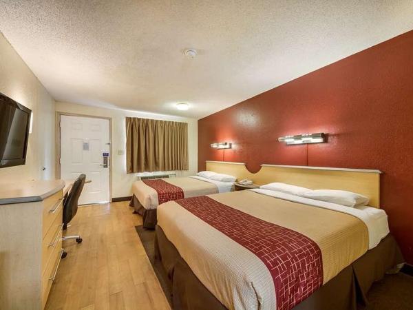 Travelodge by Wyndham San Antonio Lackland AFB North : photo 5 de la chambre chambre 2 lits queen-size - non-fumeurs