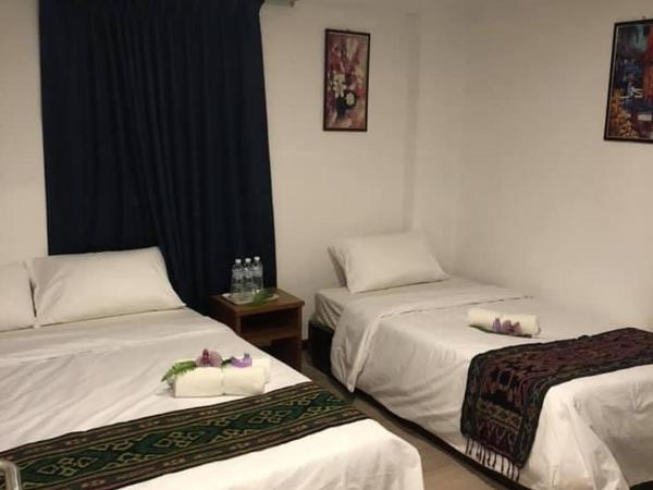 Kapit Hotel : photo 2 de la chambre chambre triple