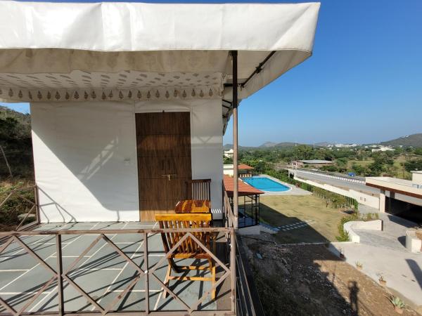 Aura Gold Resort : photo 4 de la chambre chambre lit king-size avec balcon