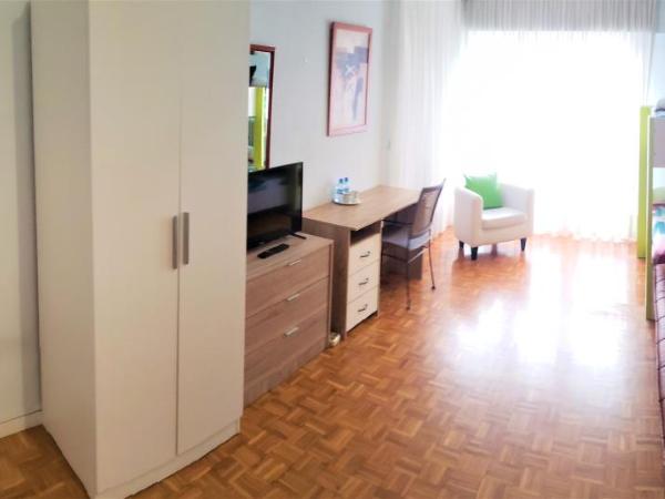 Pensión Pamplonabeds : photo 2 de la chambre chambre quadruple avec salle de bains commune