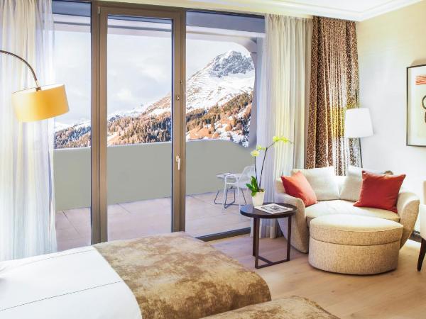 AlpenGold Hotel Davos : photo 9 de la chambre luxueuse chambre king avec balcon