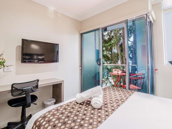 Best Western Plus Camperdown Suites : photo 2 de la chambre deluxe double room with kitchenette and balcony 