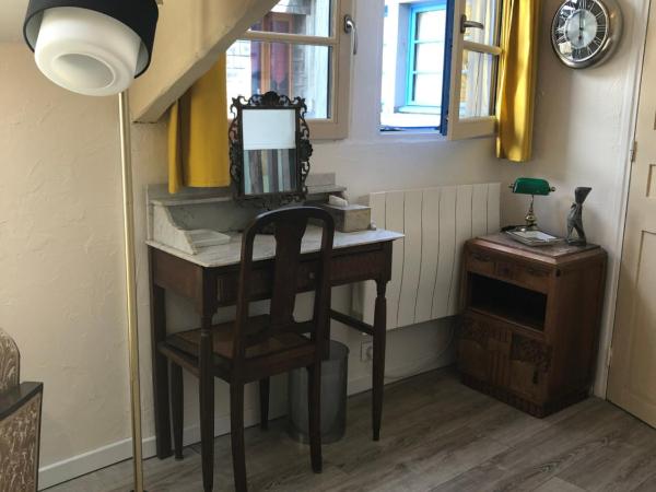 Reglisse et Pain d'Epices - Chambres d'hôtes : photo 10 de la chambre hébergement la romance - 2e Étage