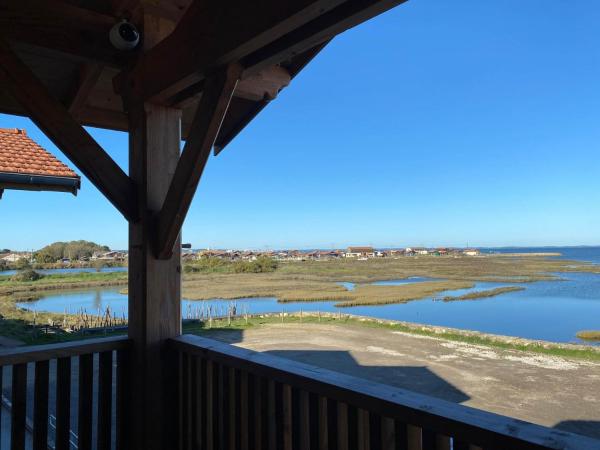 LES 12 DE LARROS : photo 2 de la chambre appartement n°08 - vue sur mer