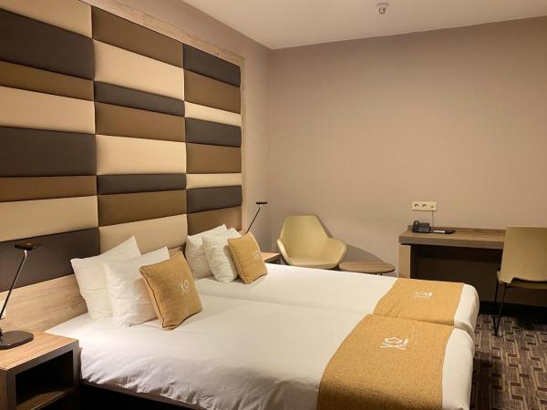 XO Hotels Blue Square : photo 1 de la chambre chambre lits jumeaux sans fenêtre