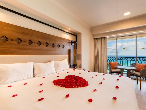 GR Solaris Cancun All Inclusive : photo 6 de la chambre hébergement forfait romance - vue sur océan