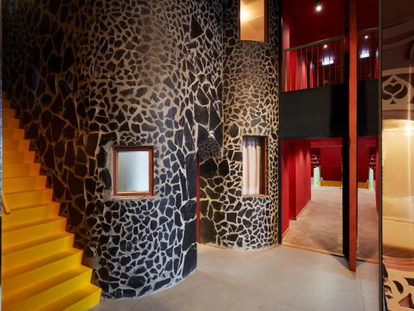 Hotel Not Hotel Rotterdam : photo 1 de la chambre hébergement château pas château