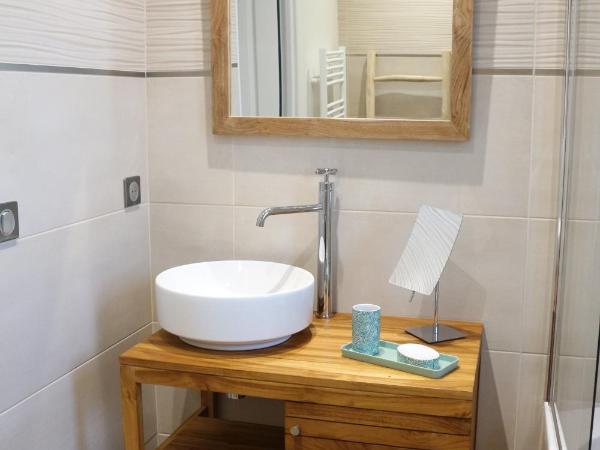 VILLA MADY : photo 10 de la chambre chambre double deluxe avec baignoire