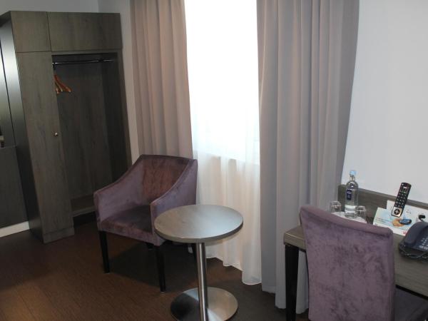 Arena Villa am Wasserpark : photo 3 de la chambre chambre double supérieure