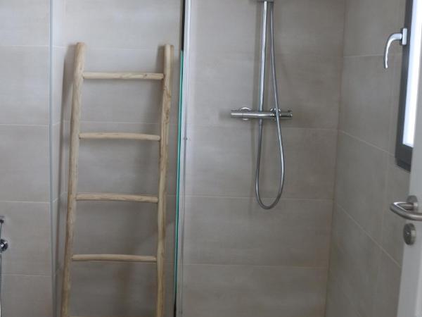 VILLA MADY : photo 8 de la chambre chambre lit king-size avec balcon