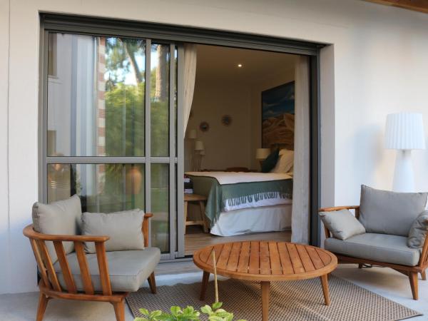 VILLA MADY : photo 6 de la chambre chambre double - vue sur jardin