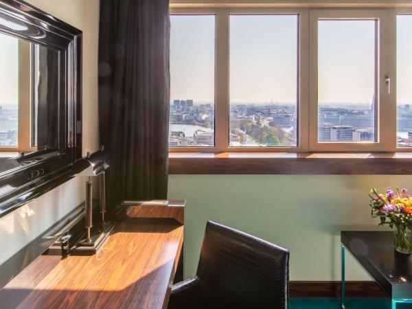 Radisson Blu Hotel, Hamburg : photo 9 de la chambre chambre premium - vue sur alster