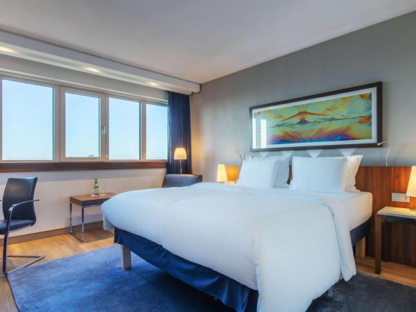 Radisson Blu Hotel, Hamburg : photo 8 de la chambre chambre premium - vue sur alster