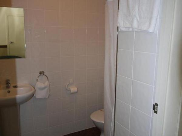 Highlander Hotel Bar Kitchen Rooftop : photo 1 de la chambre chambre standard lit queen-size