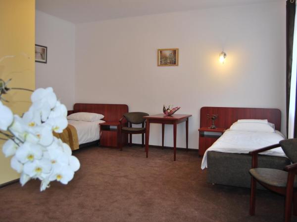 Villa Victoria : photo 7 de la chambre chambre triple standard