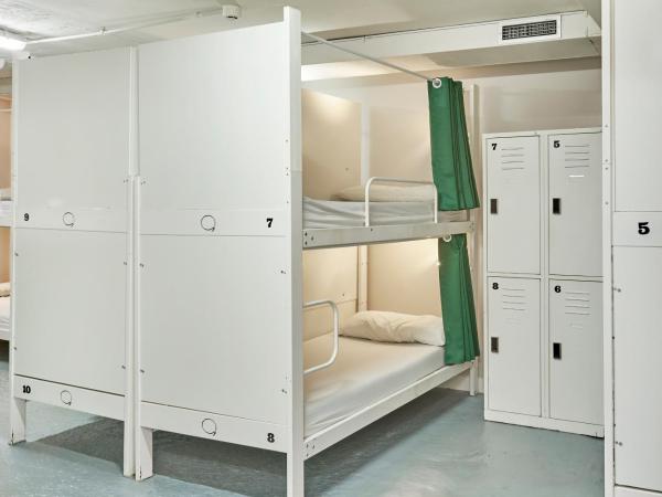 Hola Hostal Eixample : photo 2 de la chambre lit dans un dortoir pour femmes de 16 lits