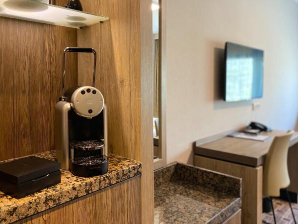 XO Hotels Blue Square : photo 4 de la chambre chambre triple