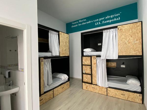Planeta Cadiz Hostel : photo 8 de la chambre lit dans dortoir mixte de 4 lits