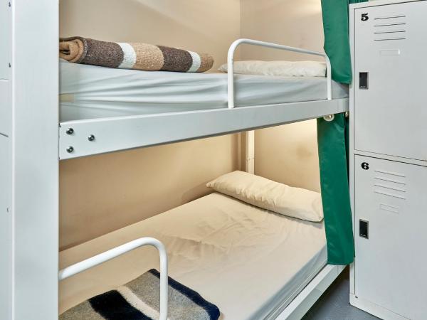 Hola Hostal Eixample : photo 3 de la chambre lit dans dortoir mixte de 14 lits