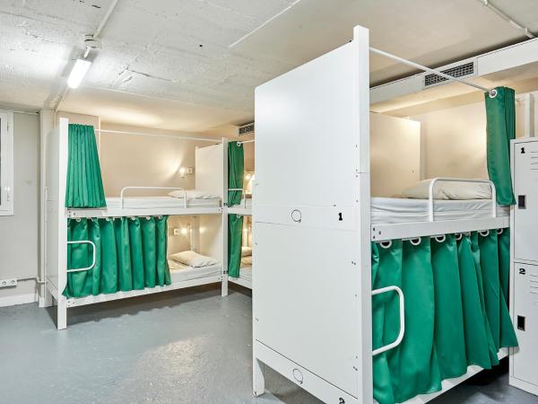 Hola Hostal Eixample : photo 7 de la chambre lit dans dortoir mixte de 24 lits