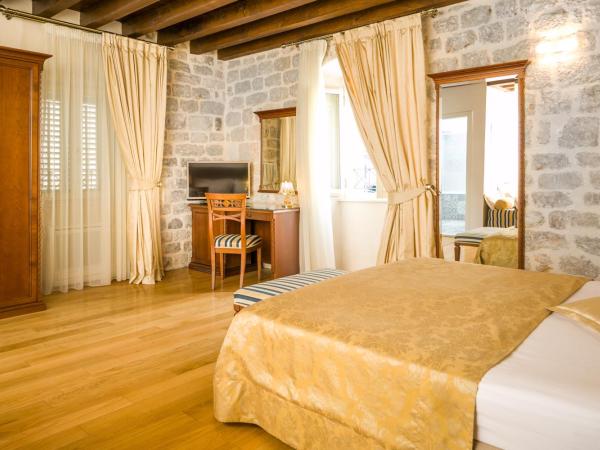 Judita Palace Heritage Hotel : photo 2 de la chambre chambre double supérieure - vue sur vieille ville