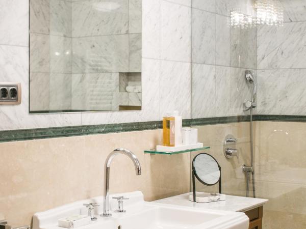 Judita Palace Heritage Hotel : photo 7 de la chambre chambre double de luxe avec vue sur la vieille ville