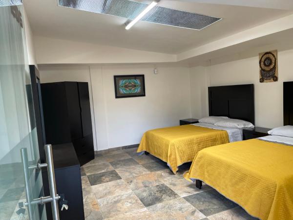 Downtown Treasure Place : photo 7 de la chambre chambre double avec salle de bains commune