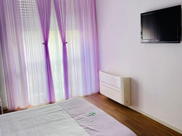 Via Padova 165 : photo 4 de la chambre chambre double avec balcon