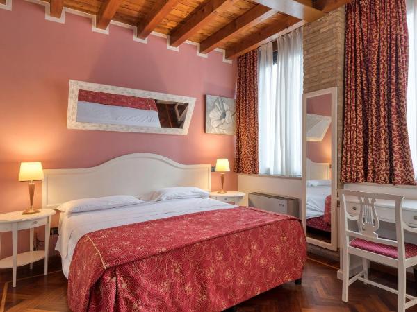 Primotel Brescia : photo 1 de la chambre chambre lit queen-size 