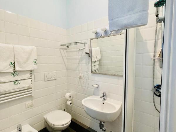 Via Padova 165 : photo 4 de la chambre chambre double