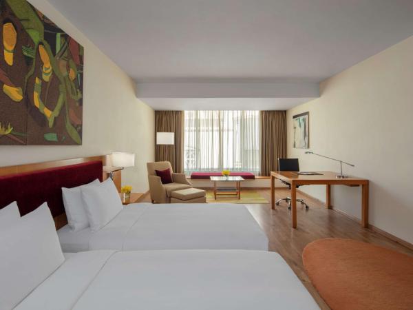 Radisson Blu Plaza Hotel Hyderabad Banjara Hills : photo 1 de la chambre chambre double ou lits jumeaux supérieure