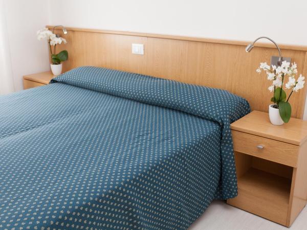 Hotel Marina : photo 2 de la chambre chambre triple standard