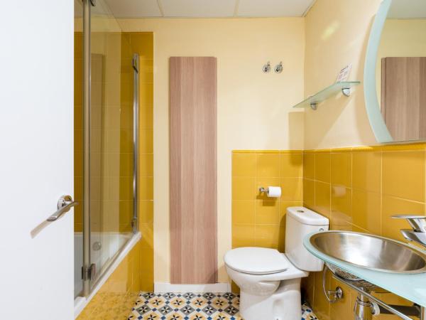 Hotel Sevilla : photo 4 de la chambre chambre lits jumeaux intérieure