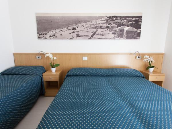 Hotel Marina : photo 1 de la chambre chambre triple standard