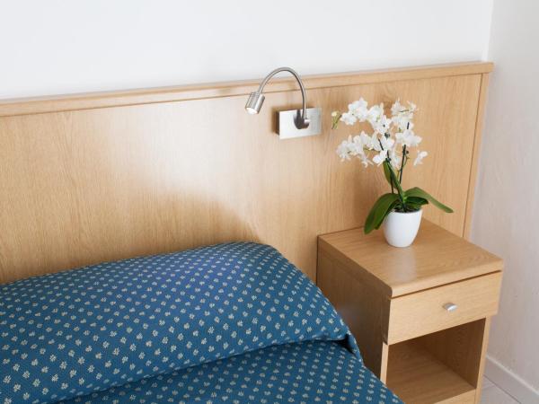 Hotel Marina : photo 2 de la chambre chambre double standard