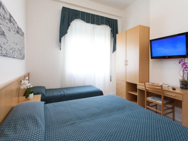 Hotel Marina : photo 7 de la chambre chambre triple standard