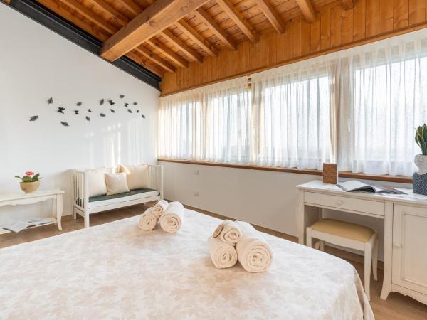 Agriturismo Ai Dossi : photo 9 de la chambre chambre double - vue sur piscine