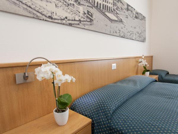 Hotel Marina : photo 3 de la chambre chambre double standard