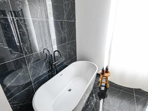 La Maison de Reina : photo 9 de la chambre chambre double deluxe avec baignoire