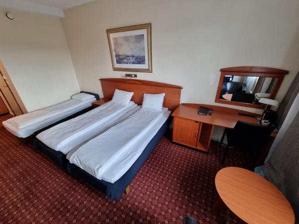 Chesterfield Hotel : photo 4 de la chambre chambre triple